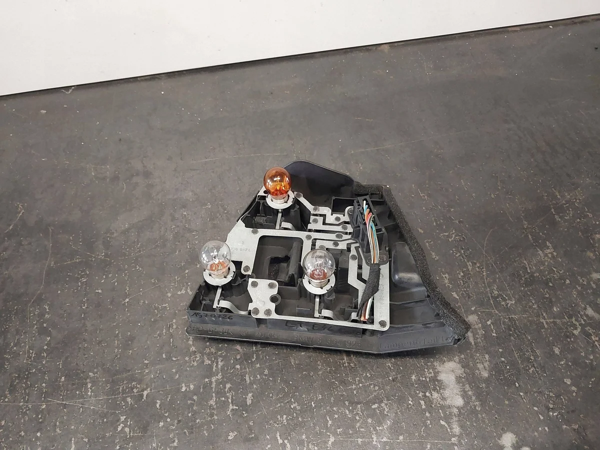BMW 3 E46 2003 Insert Feu Arrière 8364925 image 2