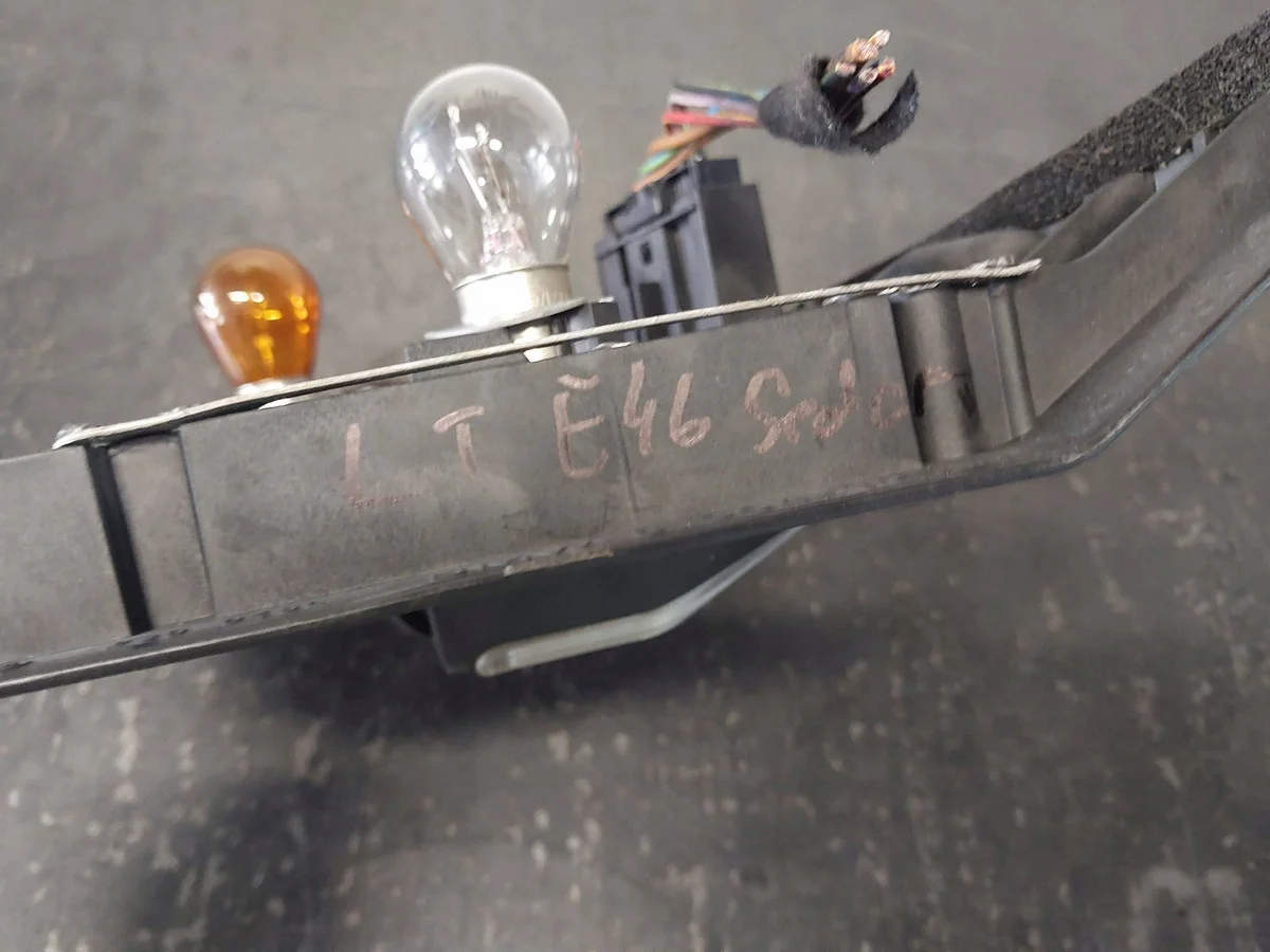 BMW 3 E46 2003 Insert Feu Arrière 8364925 image 8