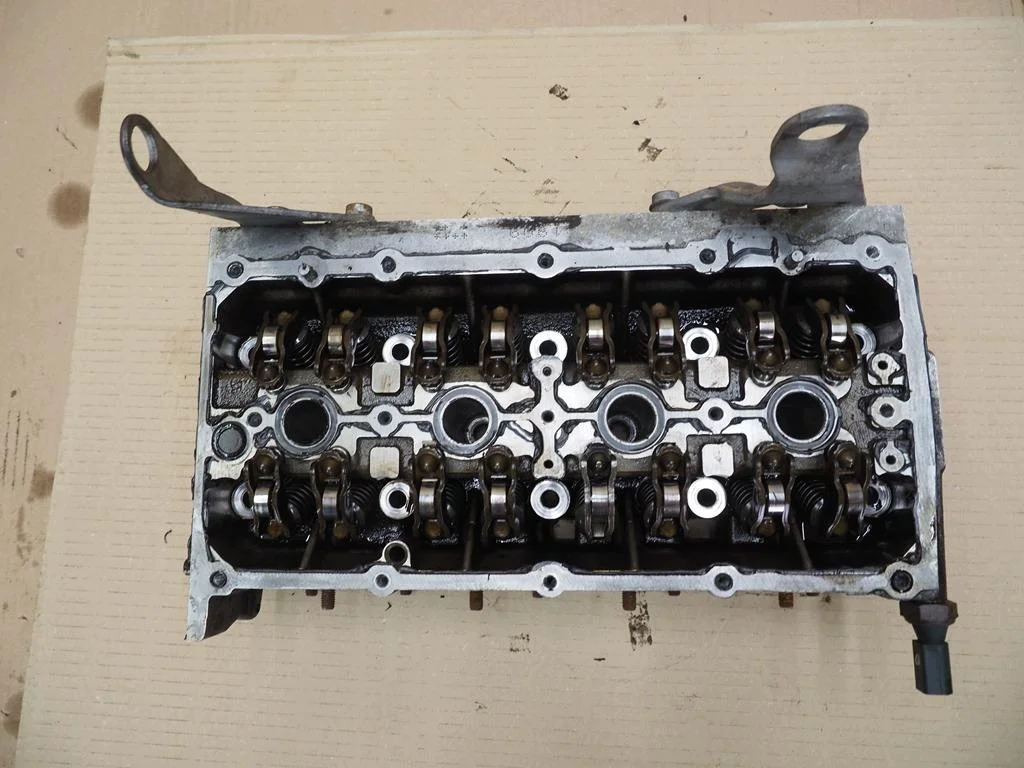 Cylinderhuvud VW Seat Ibiza 1.6 FSI 03C103373H