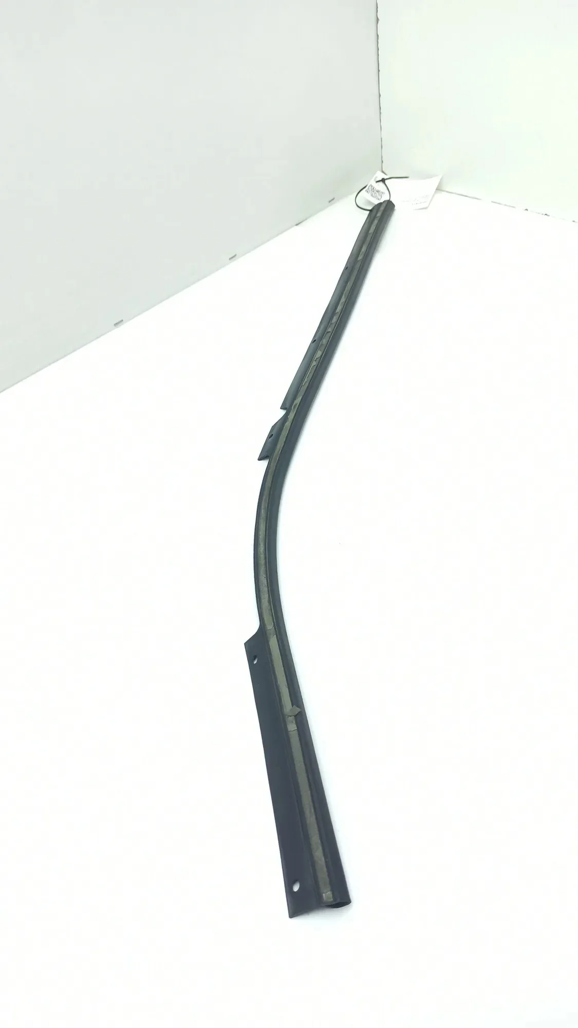 Vedação Capô Mercedes W204 A2048810098 Usada image 6