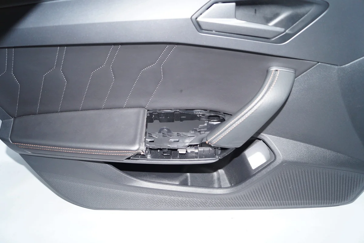 Cupra Formentor Driver Side Trim LED image 7