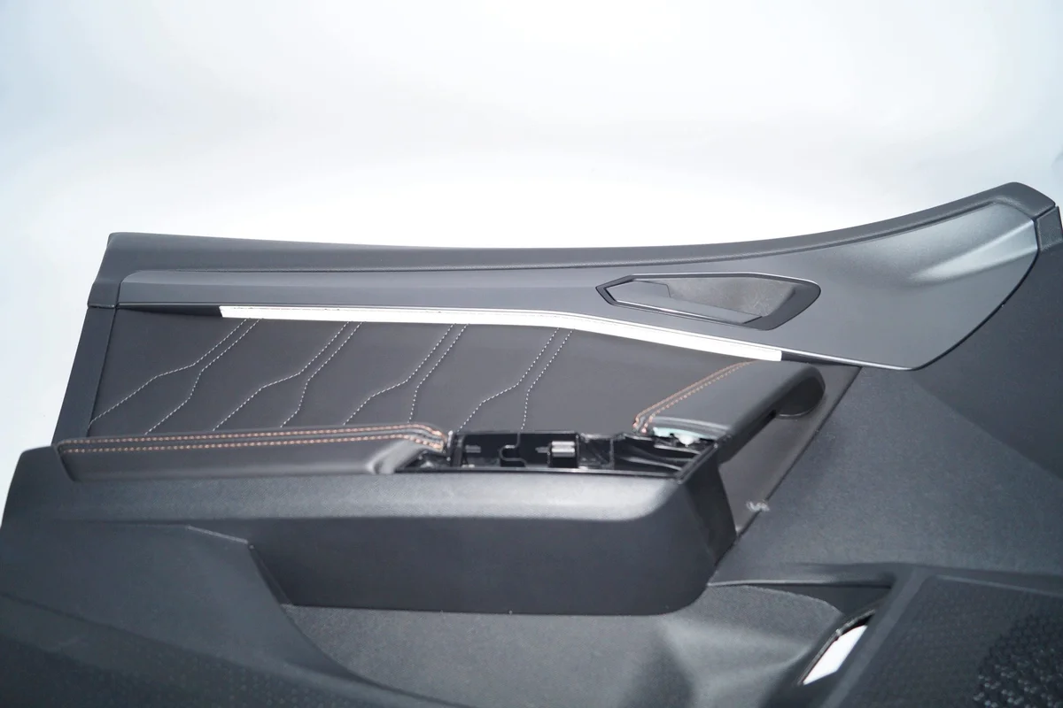 Cupra Formentor Driver Side Trim LED image 8
