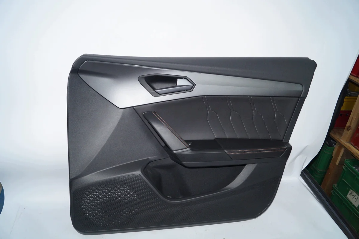 CUPRA Formentor VZ Panel Lateral Derecho LED image 3