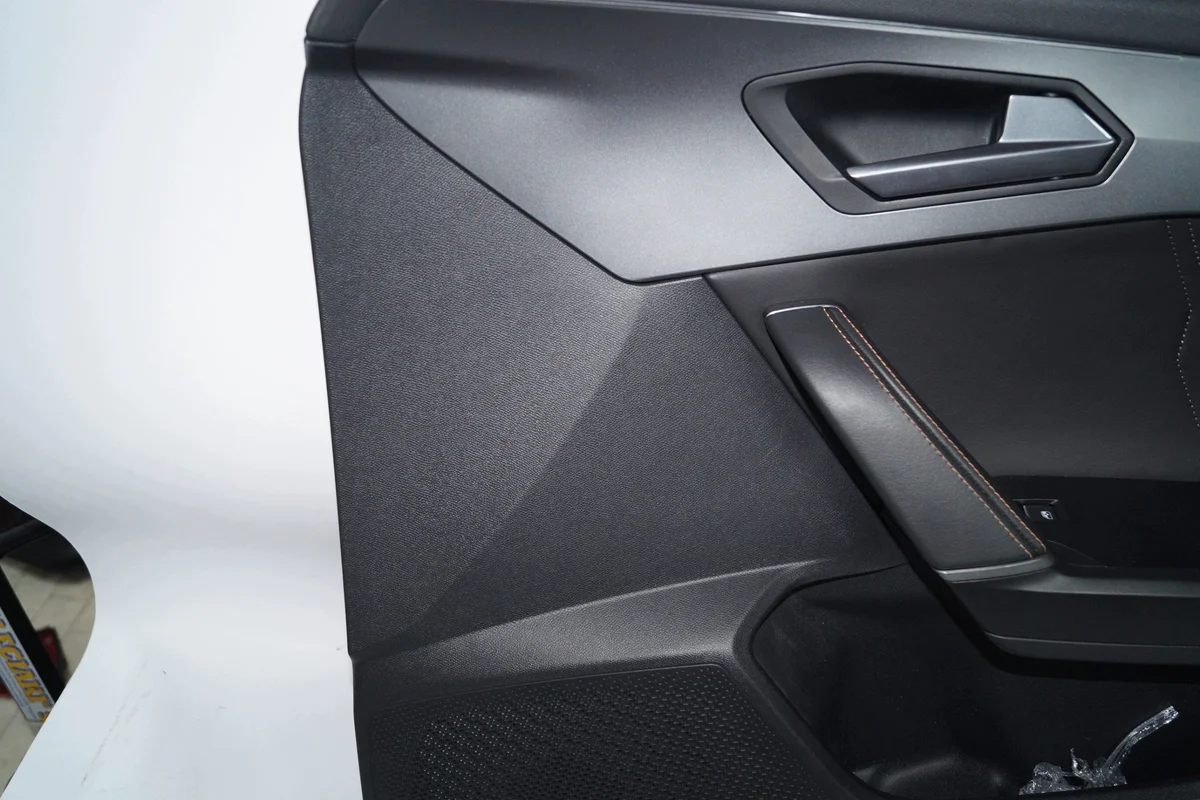 CUPRA Formentor VZ Panel Lateral Derecho LED image 7