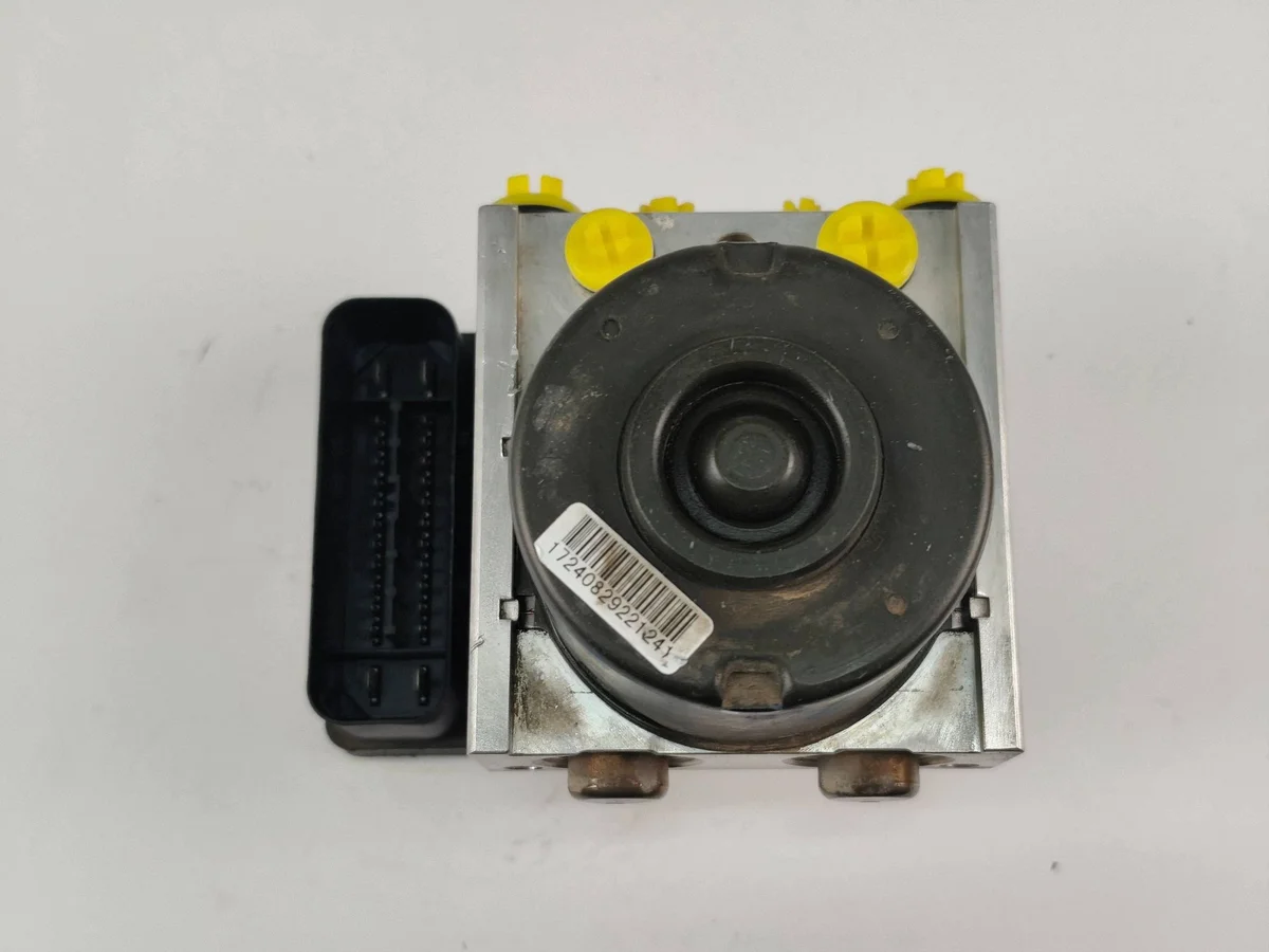 Bomba ABS Ford Fiesta 4S612M110CC Usada image 8