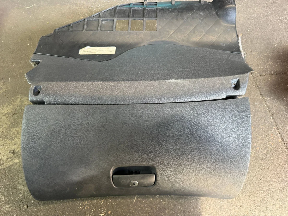 Porta-luvas Passat B5 96-04 KOR3305