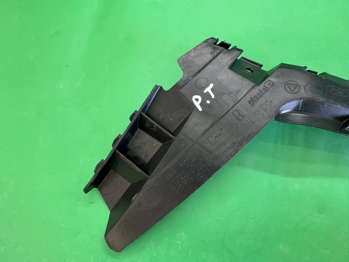 Ford Fiesta MK7 Rear Bumper Bracket Right image 3