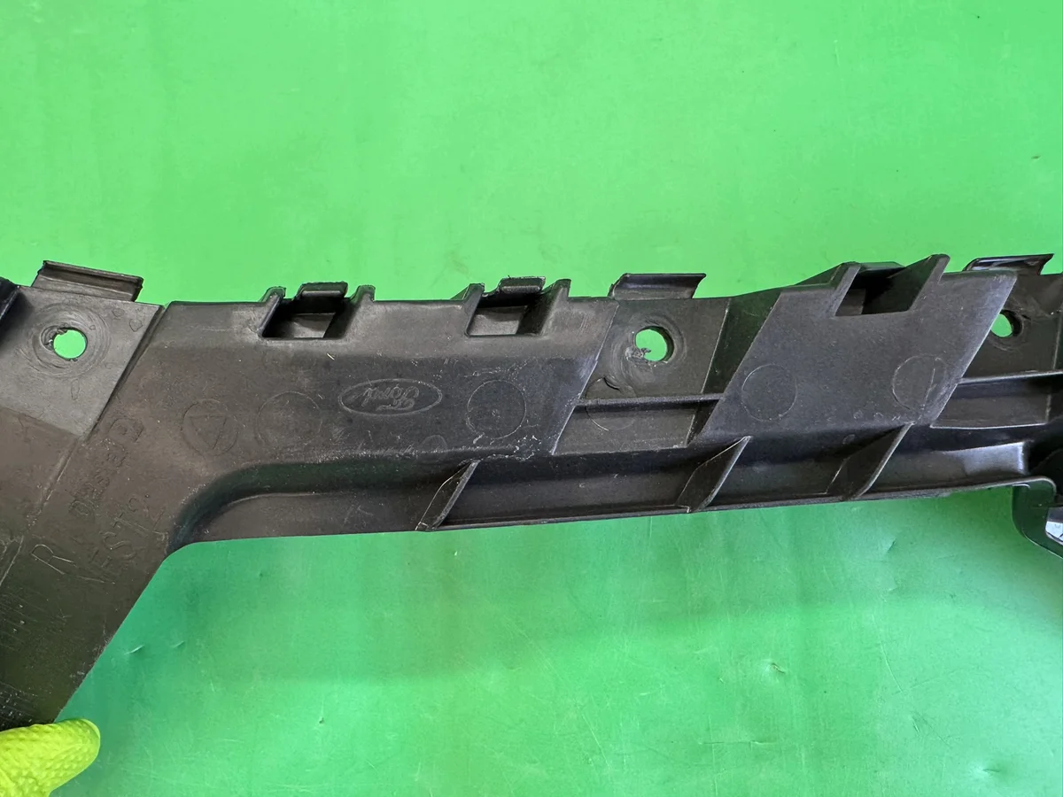 Ford Fiesta MK7 Rear Bumper Bracket Right image 4