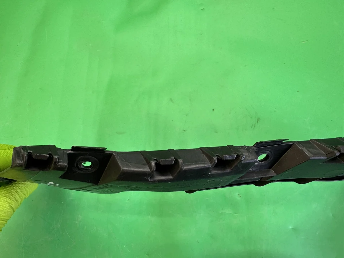 Ford Fiesta MK7 Rear Bumper Bracket Right image 9