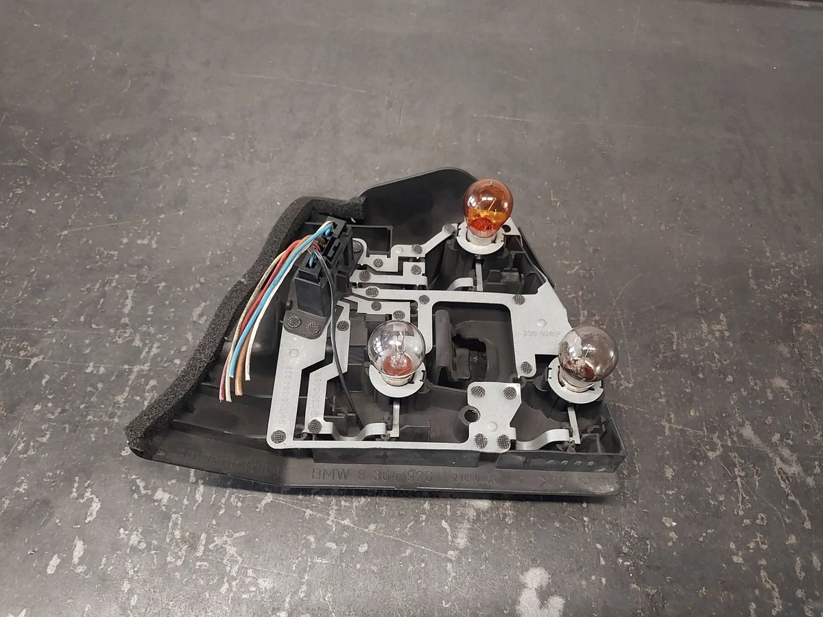 Luz Trasera Derecha BMW Serie 3 E46 8364926 image 6