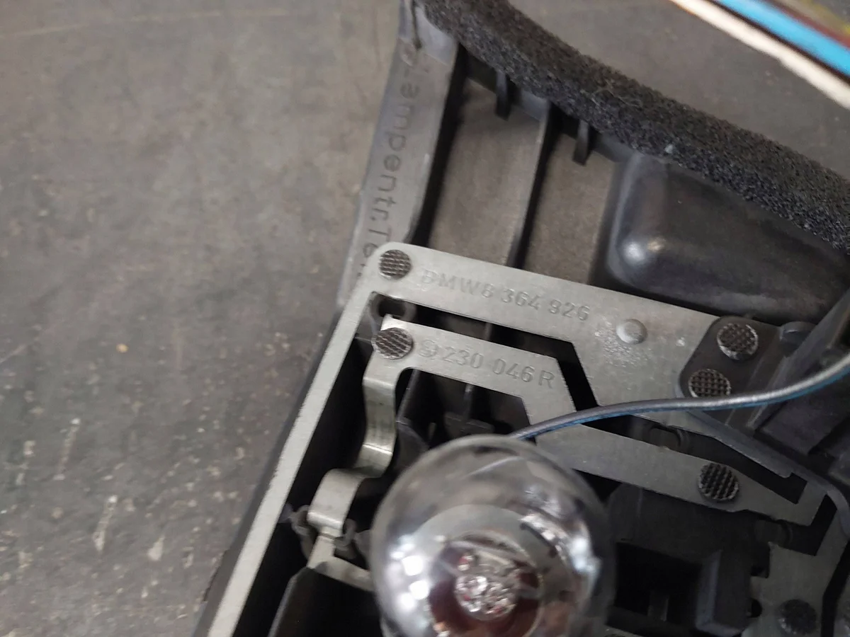 Luz Trasera Derecha BMW Serie 3 E46 8364926 image 9