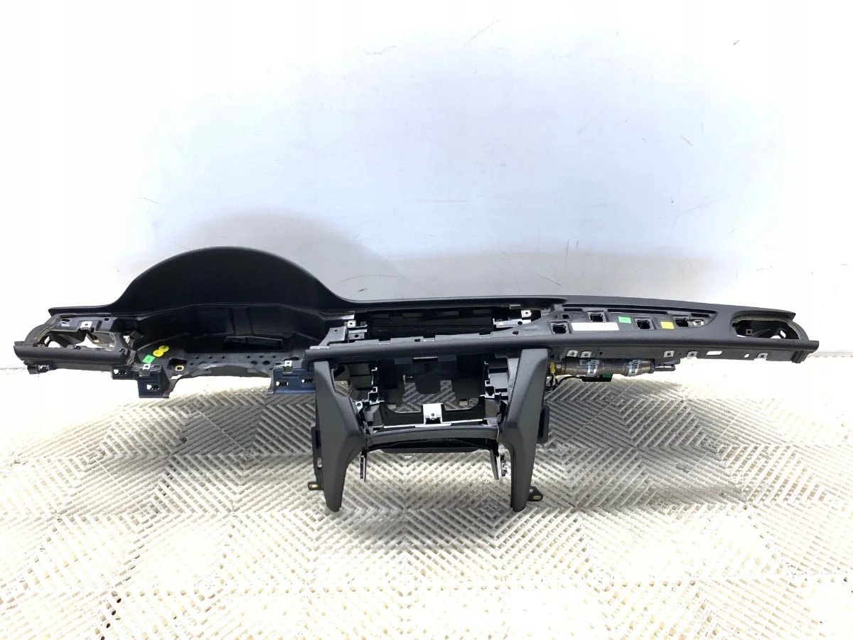Dashboard Audi A6 C7 met passagierskussen image 4