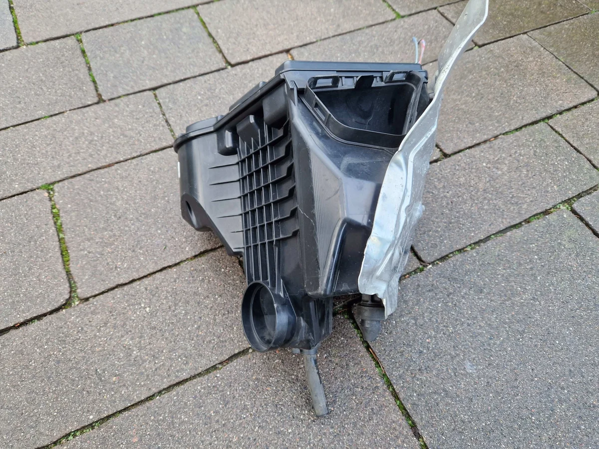 Audi A5 8T Luftfilterhus Flödesmätare image 7