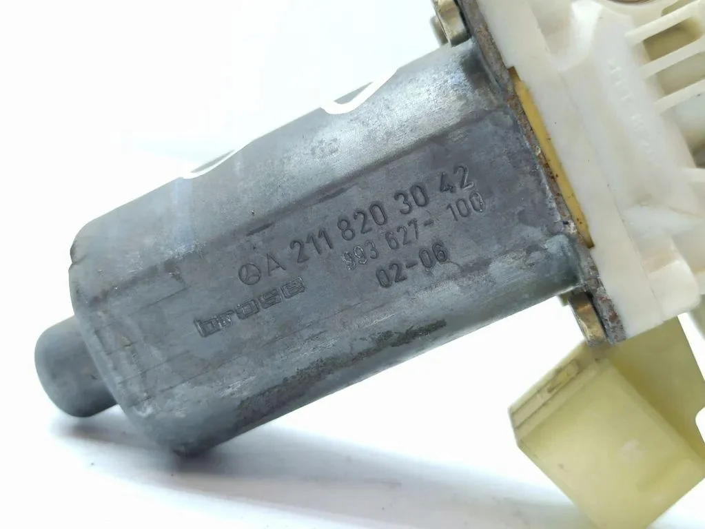 Mercedes E-Class 2004 Front Door Window Regulator image 6