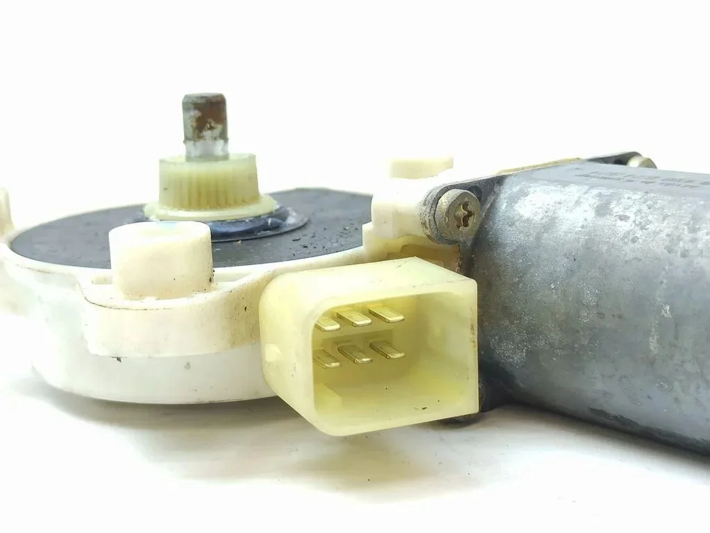 Mercedes E-Class 2004 Front Door Window Regulator image 7
