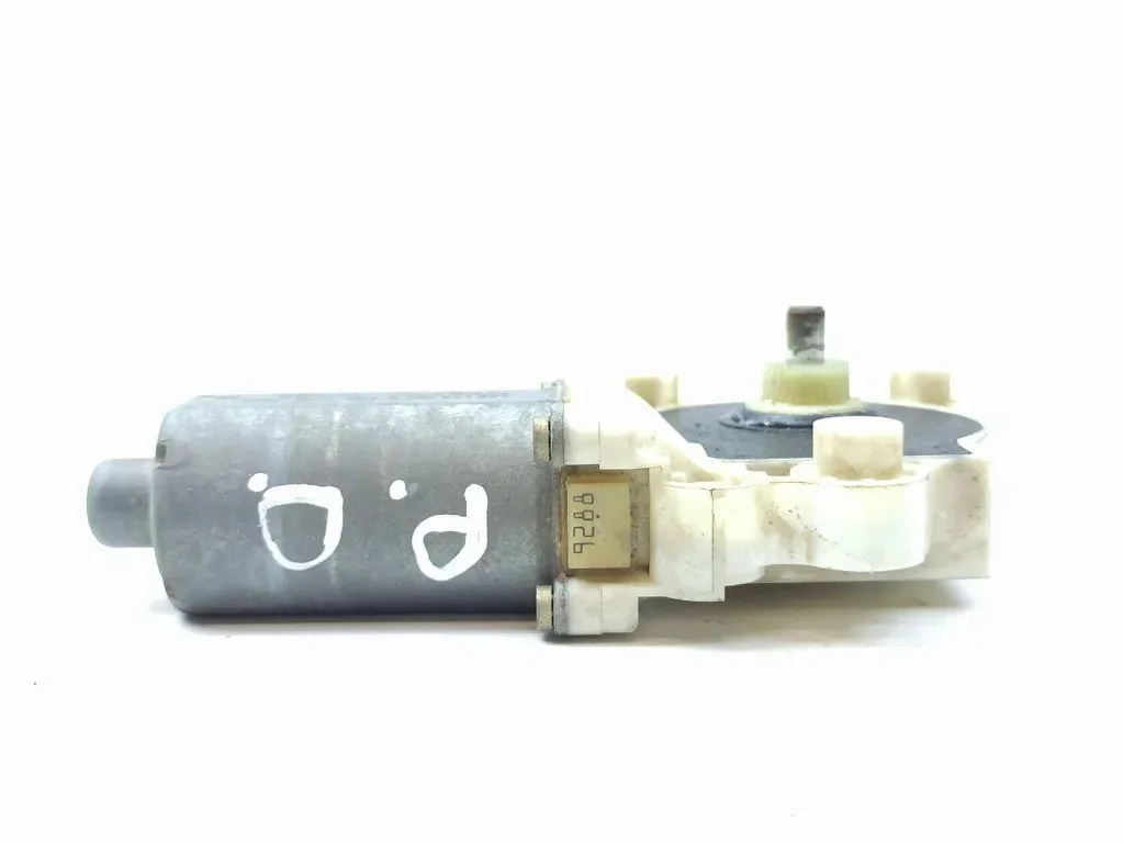 Mercedes E-Class 2004 Front Door Window Regulator image 8