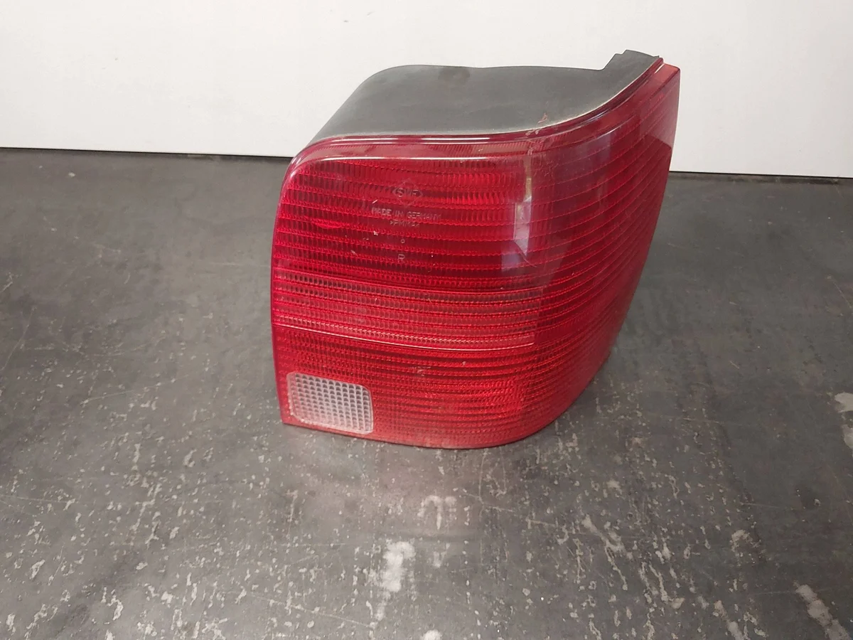 VW Passat B5 Kombi Rear Right Lamp 3B9945112F