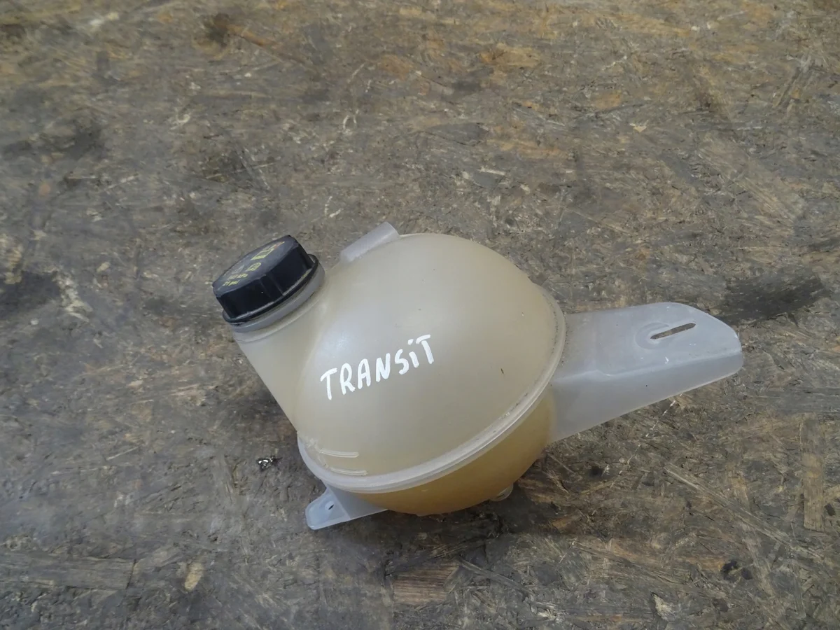 Réservoir Lave-Glace 2.2 TDCI Ford Transit MK8