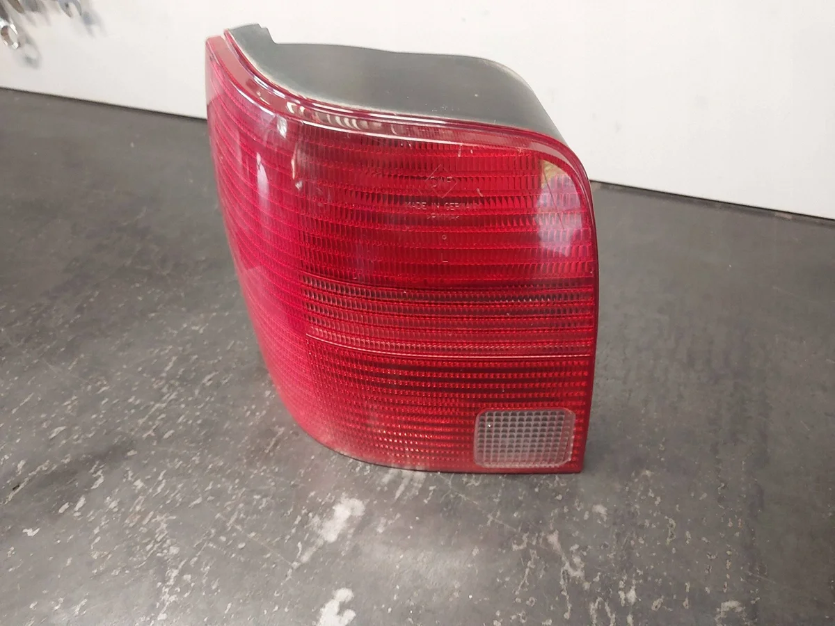 VW Passat B5 Left Tail Light 3B9945111F image 3