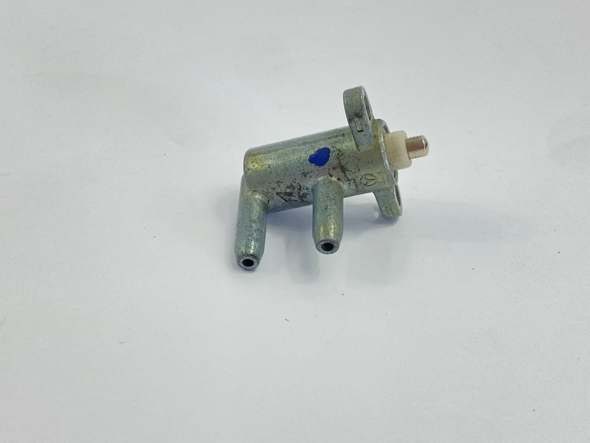 Benzinhahn Mercedes W461 W460 W126 W124 W201 image 7