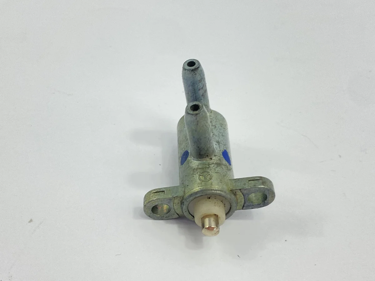 Benzinhahn Mercedes W461 W460 W126 W124 W201 image 10