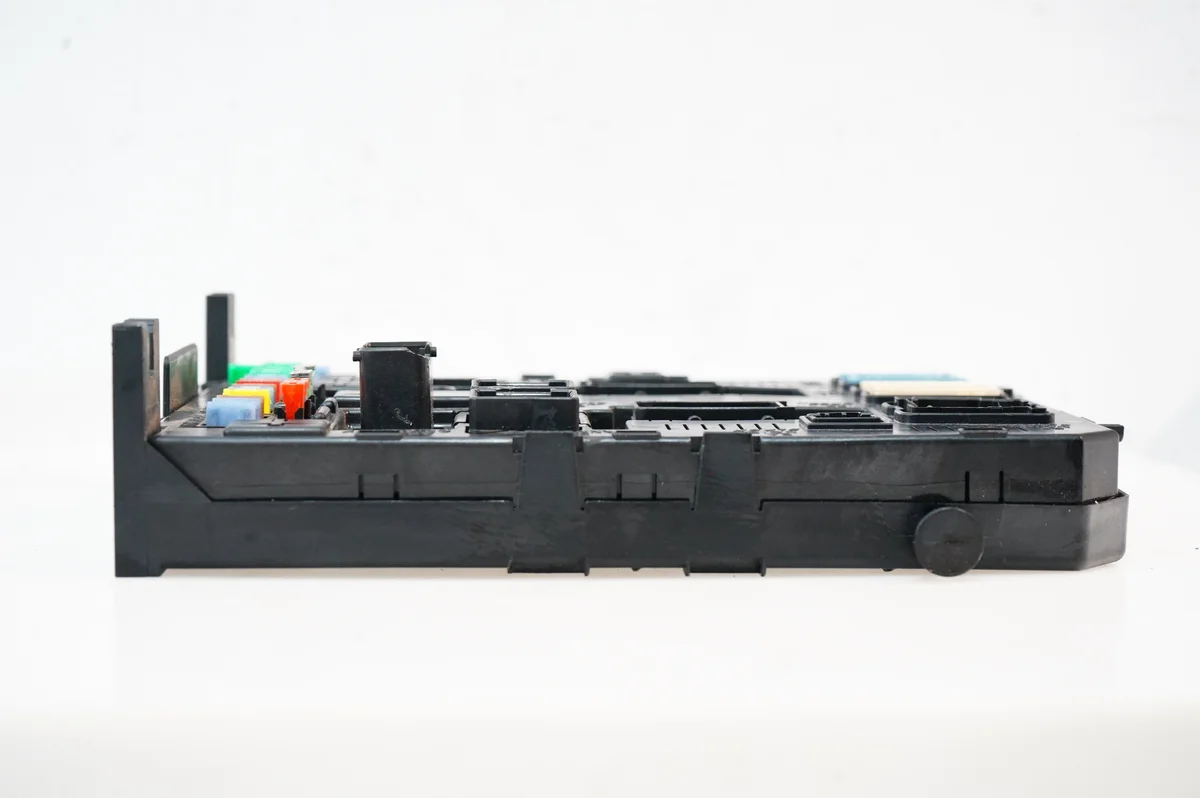 Boîtier fusible BSI Citroën Peugeot 966405908001 thumbnail 4