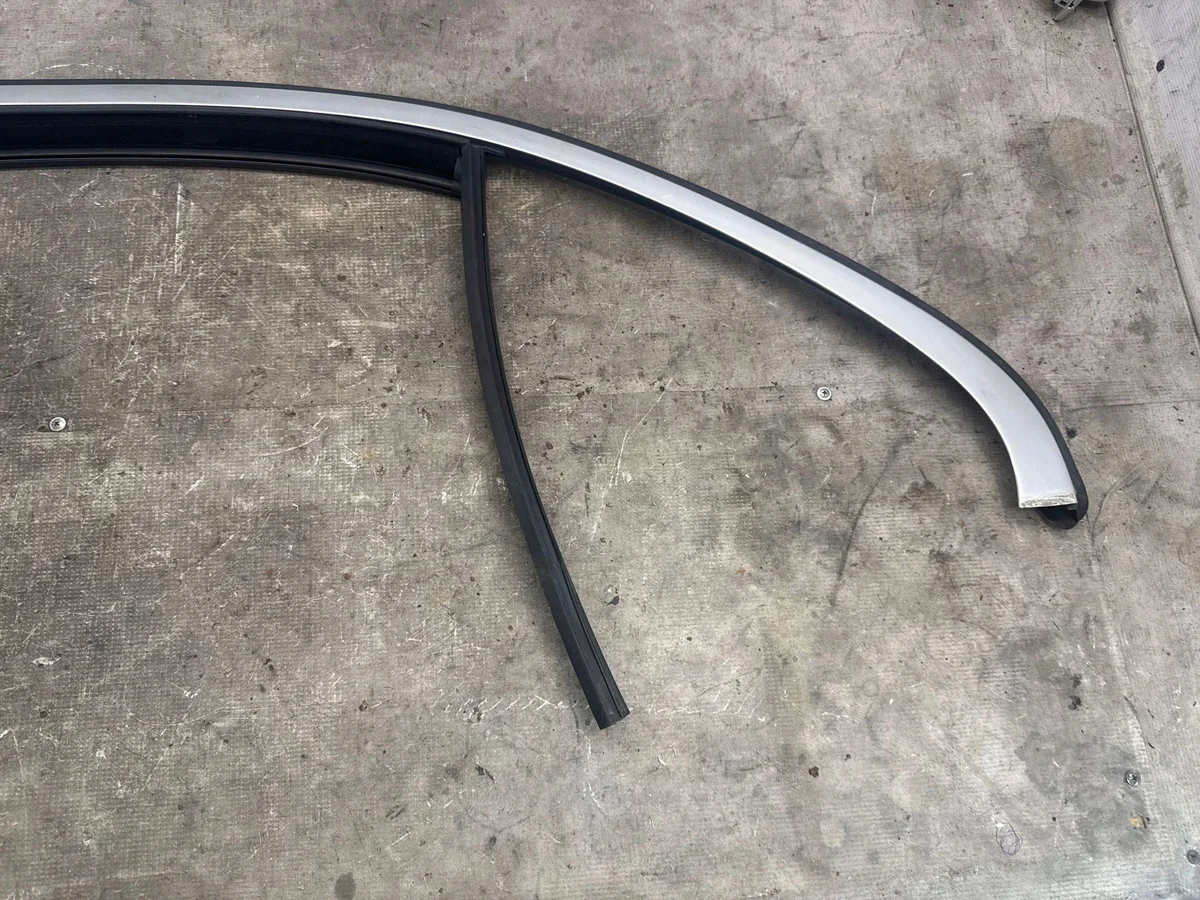 Mercedes C AMG W205 Ov.ovi A2057355300 image 3