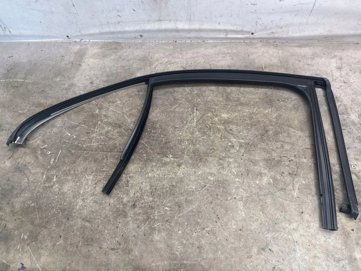 Mercedes C AMG W205 Ov.ovi A2057355300 image 5