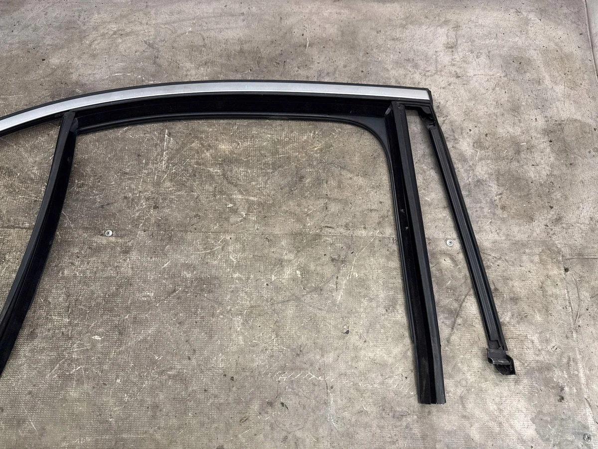 Mercedes C AMG W205 Deurpaneel Trim A2057355400 image 3