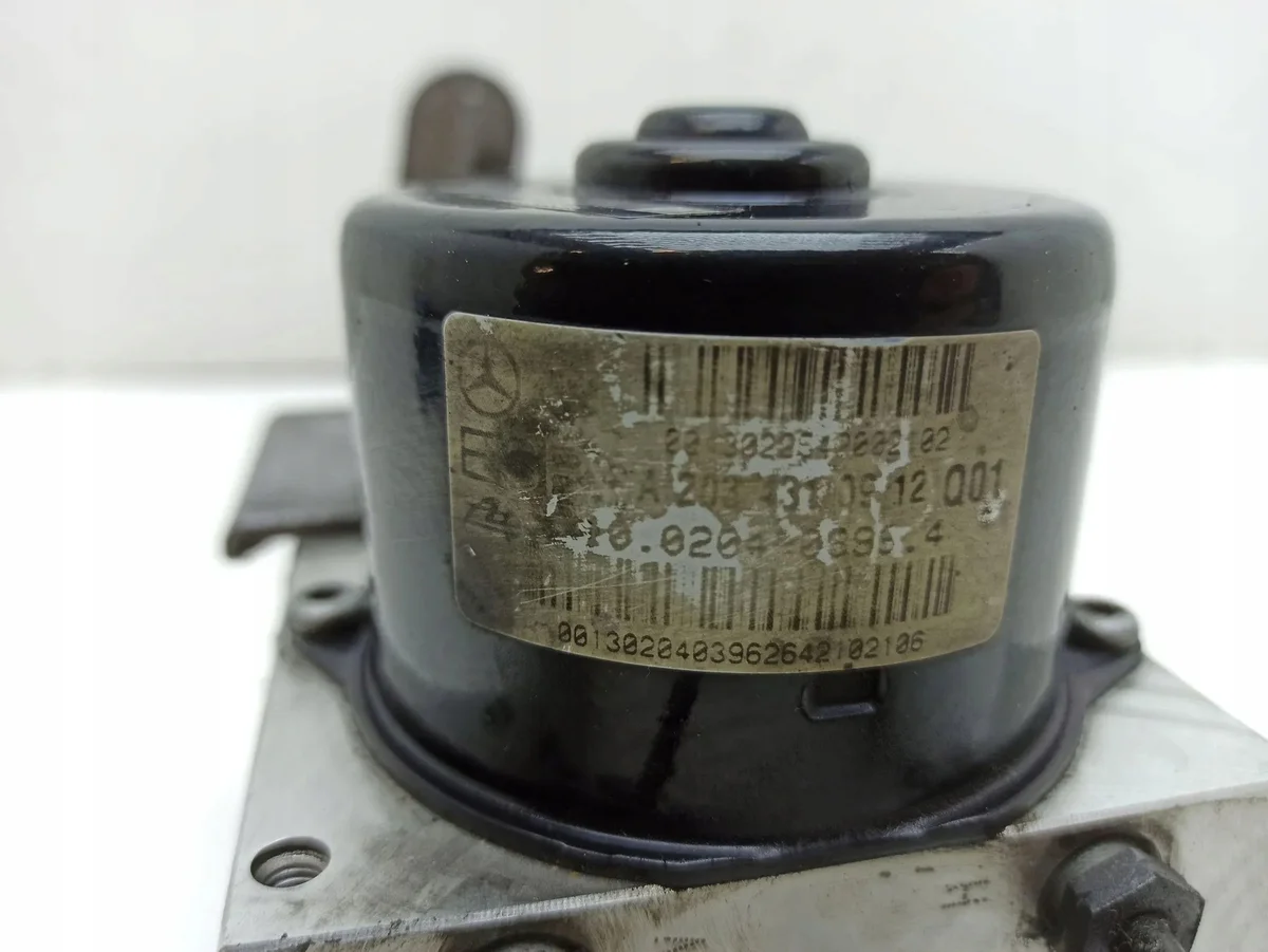 ABS-pump Mercedes-Benz CLK C209 A2095452632 image 10