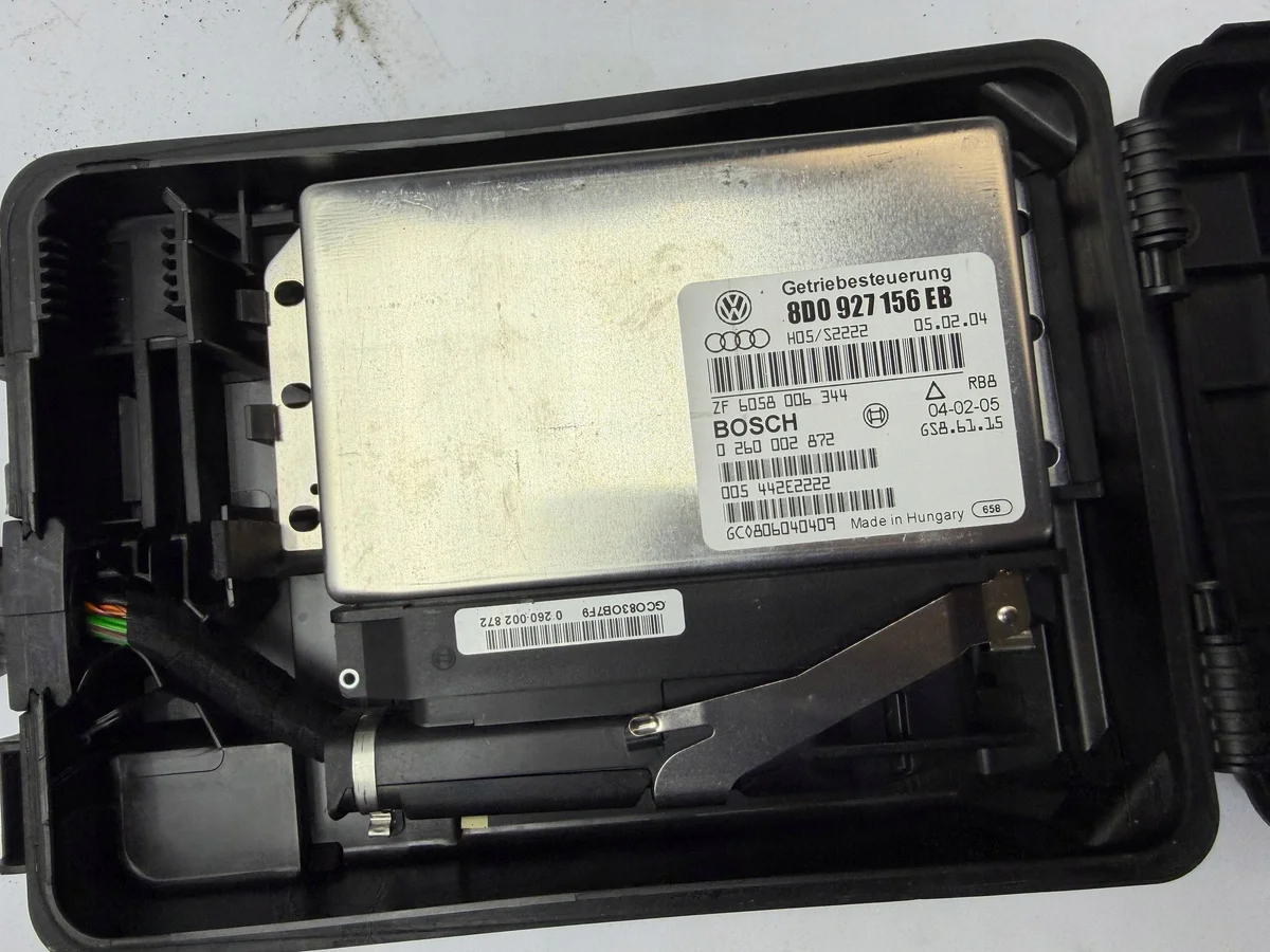 SKODA SUPERB B5 Módulo Control Caja Cambios 8D0927156EB