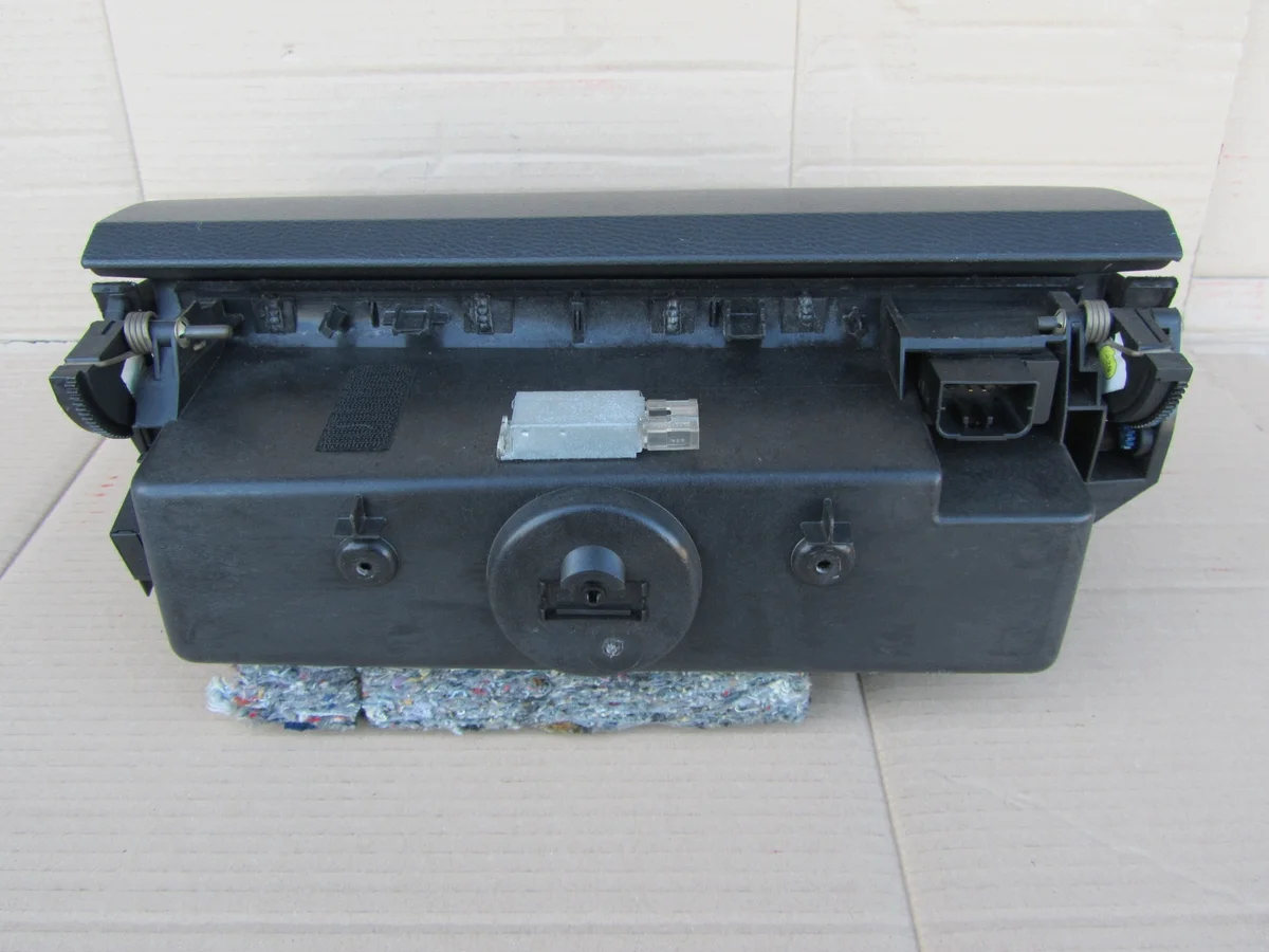 Compartimento Console VW T5 Multivan 03-15 Usado image 9