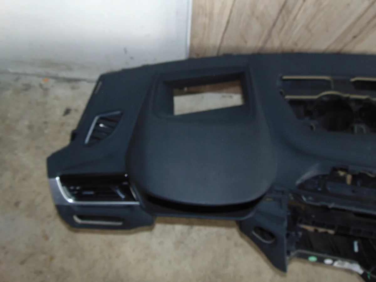 BMW X1 F48 Dashboard Console Zwart image 3