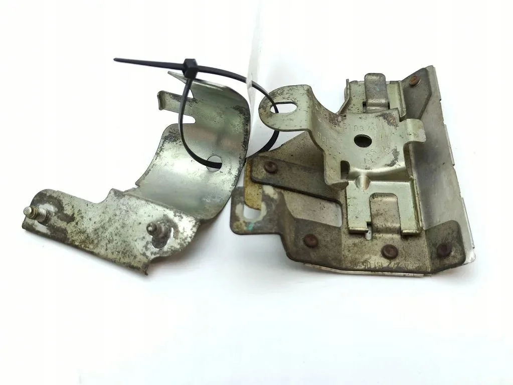 Peça Compartimento Motor Mercedes-Benz R W251 A2721510240 image 9