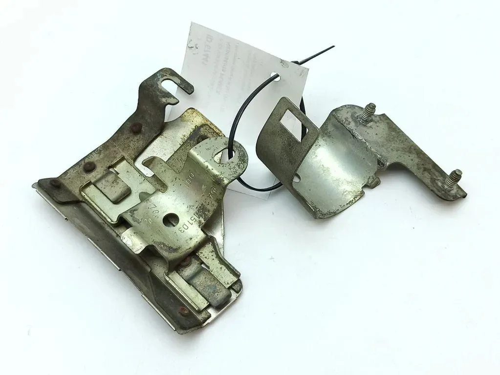 Peça Compartimento Motor Mercedes-Benz R W251 A2721510240 image 10