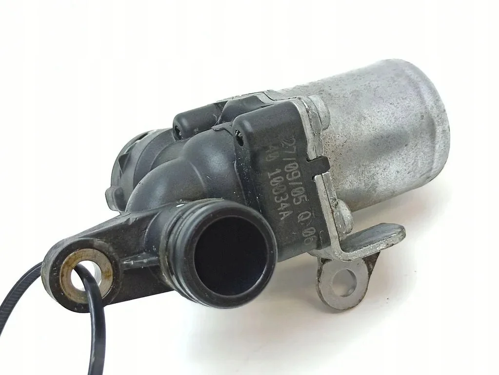 Mercedes W204 W211 Vesimoduuli A2722000031 image 10