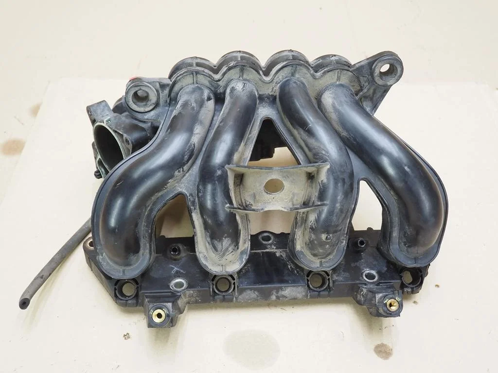 Collecteur admission Ford Fiesta MK6 1.3 VP2S6U-9424-CC