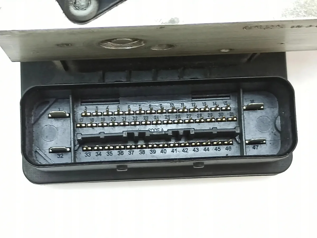 ABS-pumppu Mercedes-Benz C (W203) A2095450332 image 10