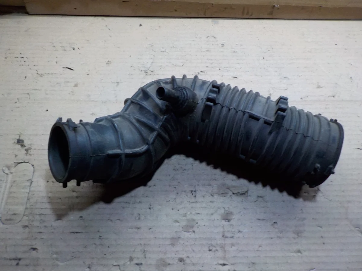 Renault Laguna 3 2.0 dCi Air Intake Hose
