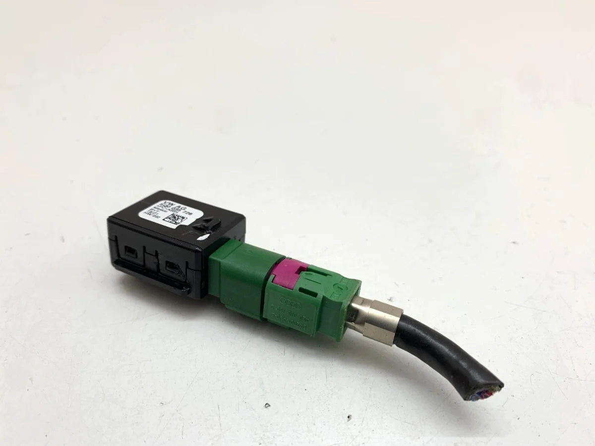 Audi Q5 FY USB-liitin 5Q0035726