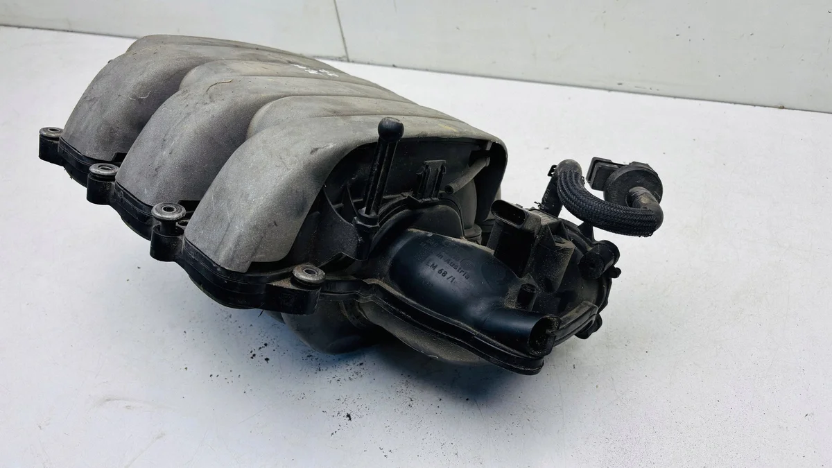 Audi Ansaugkrümmer 06E133210 gebraucht image 3