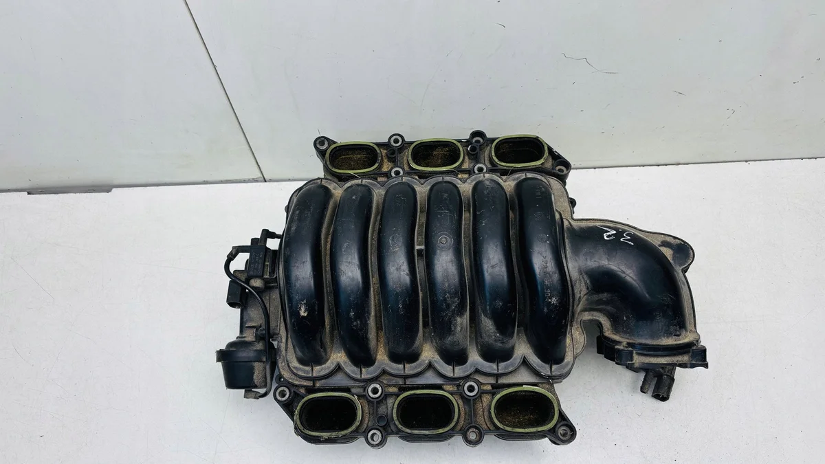 Audi Ansaugkrümmer 06E133210 gebraucht image 4