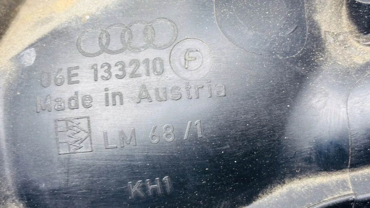 Audi Ansaugkrümmer 06E133210 gebraucht image 5