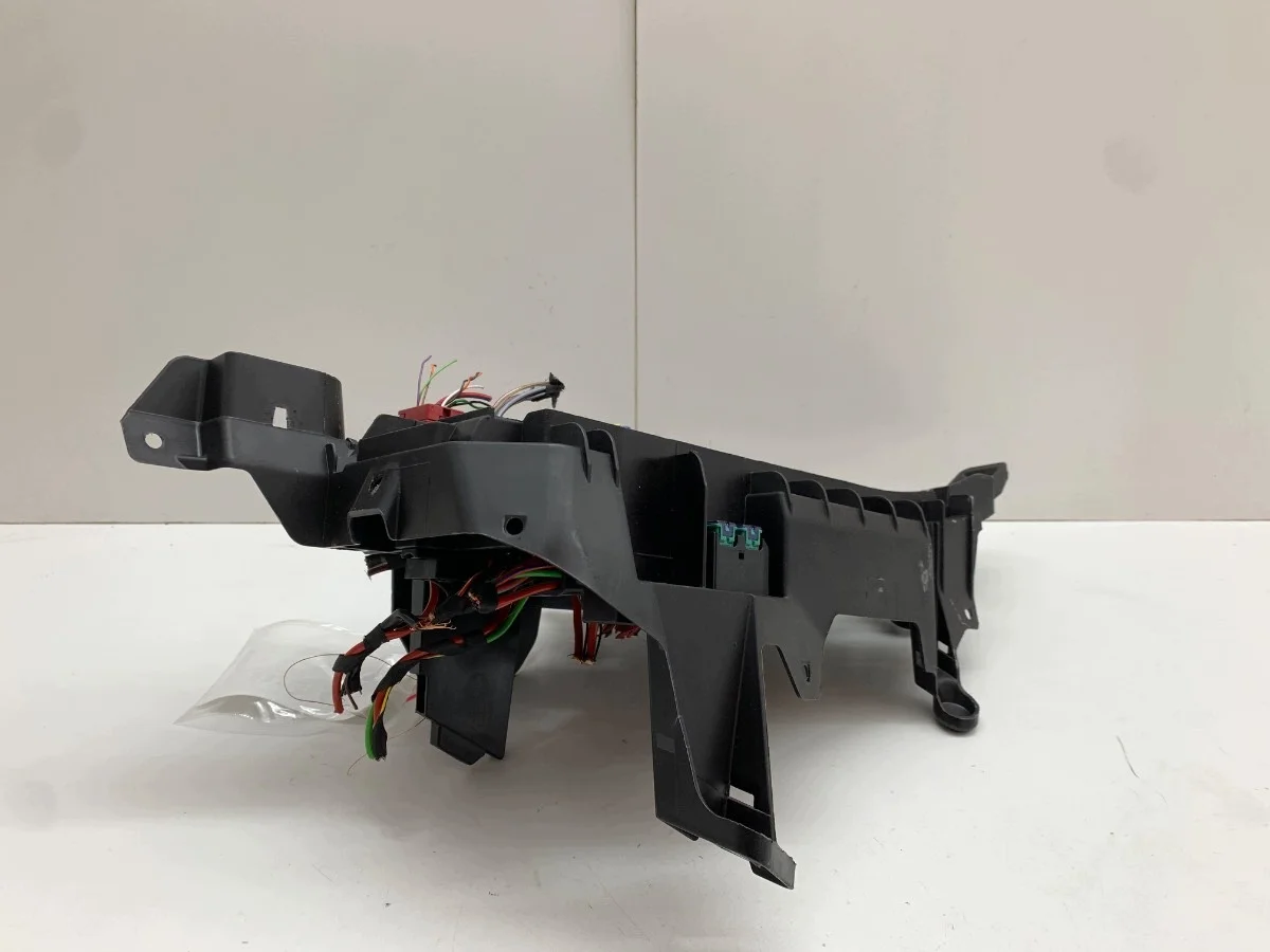Audi Q5 FY Fuse Box Module Used