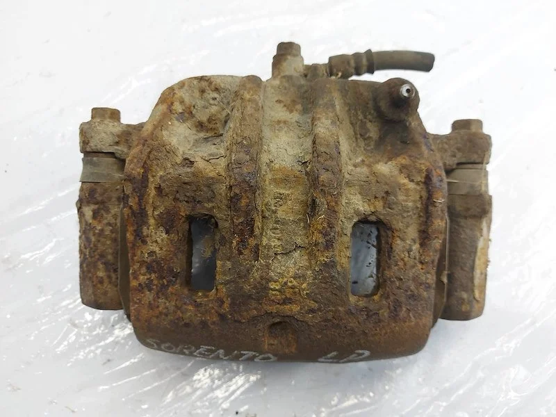 Brake Caliper Bracket Left Front Kia Sorento image 5