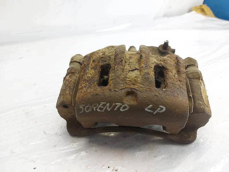 Brake Caliper Bracket Left Front Kia Sorento image 6