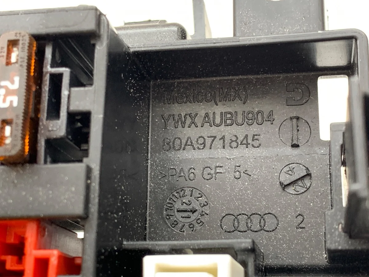 Audi Q5 FY Sulaketaulu 80A971845 image 3