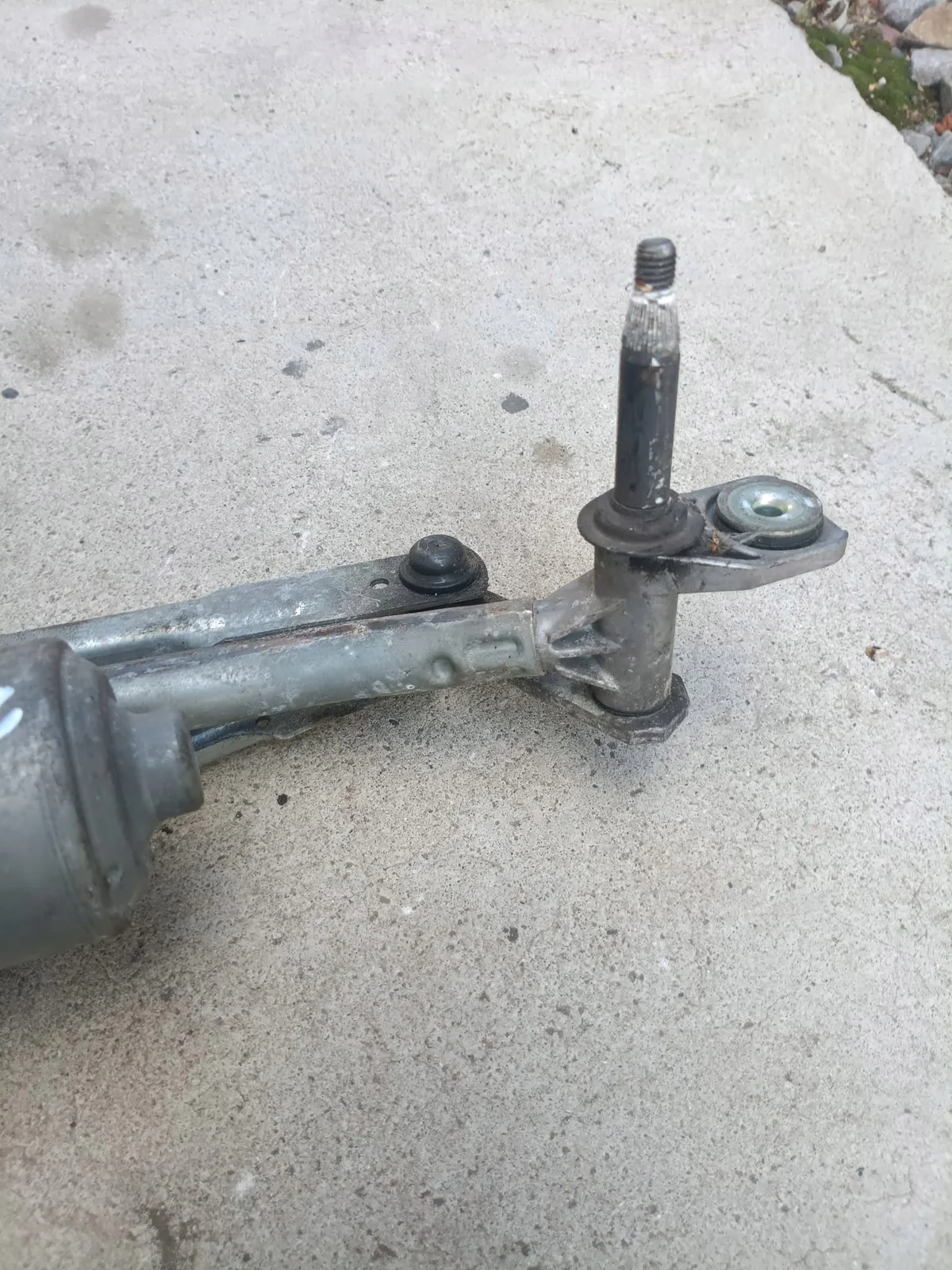 Audi 8R1955119A Scheibenwischermotor vorne image 5
