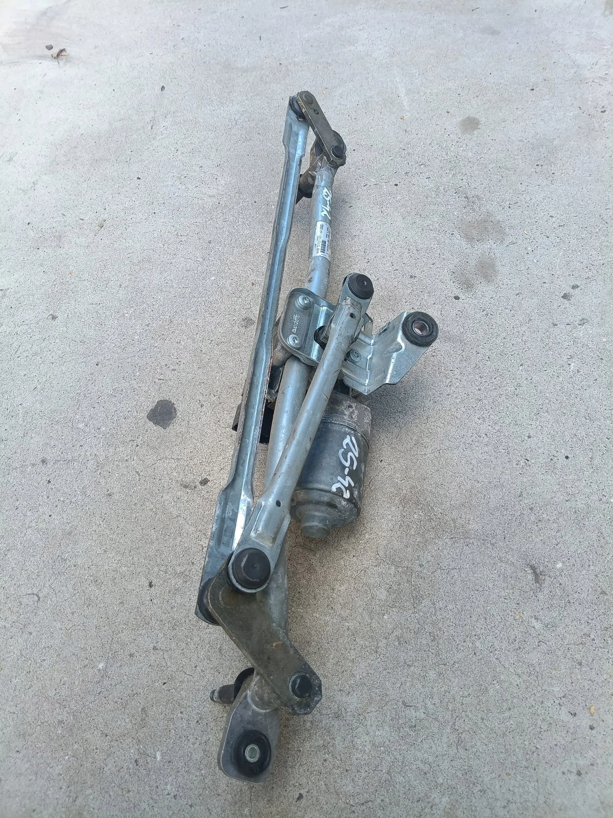 Audi 8R1955119A Scheibenwischermotor vorne image 6