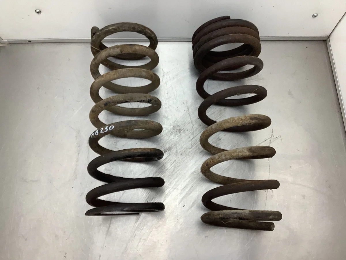 Ressort arrière Mercedes-Benz S123 MBL32858